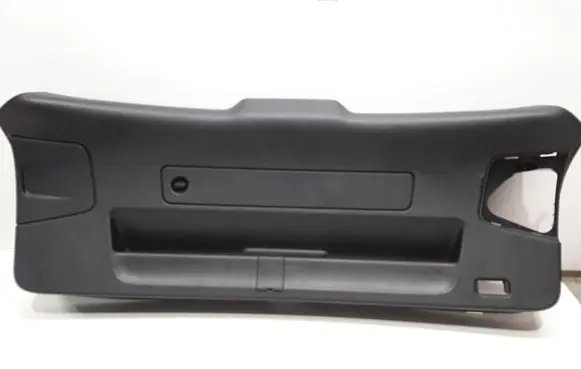 Tailgate trim