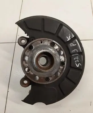 Volkswagen Touran II Front wheel hub NOCODE
