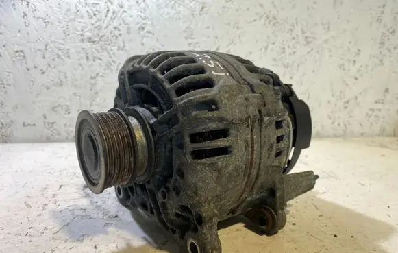 Volkswagen PASSAT B7 Generator/alternator 07K903023C