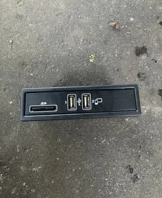 Mercedes-Benz C W205 USB socket connector A2138200400