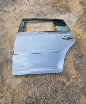Volkswagen Touran I Rear door