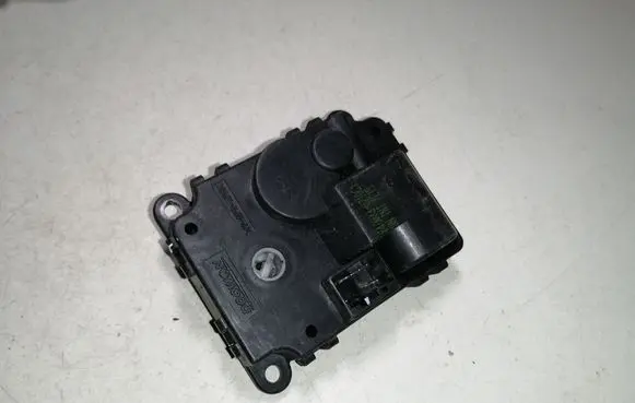 KIA Carens II Air flap motor/actuator B400730710