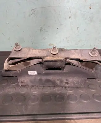 Dodge RAM Gearbox mounting bracket P68264784AF 0580