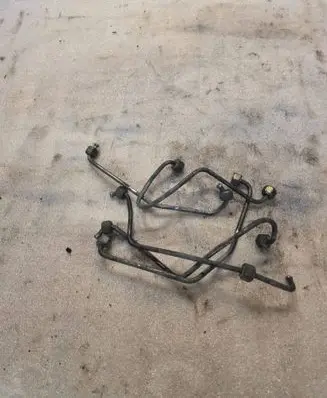 Audi 100 S4 C4 Fuel injector supply line/pipe 