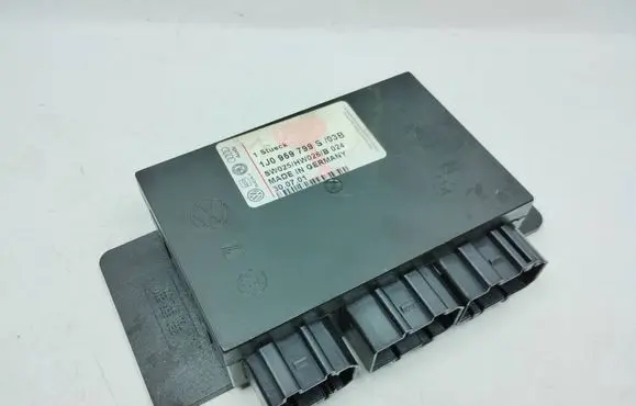 Volkswagen Golf IV Comfort/convenience module 1J0959799S