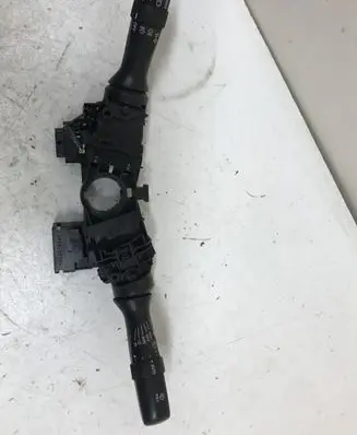 Lexus GS 300 350 430 450H Wiper turn signal indicator stalk/switch 17F111