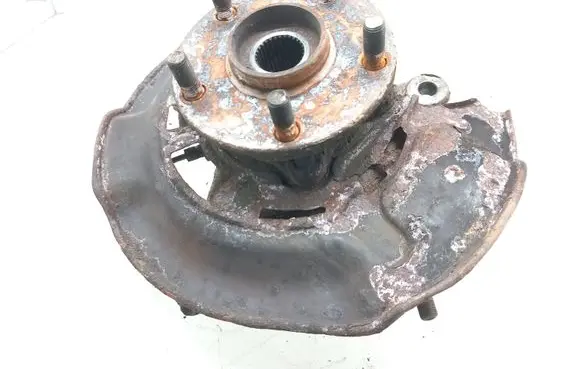Toyota RAV 4 (XA30) Front wheel hub spindle knuckle