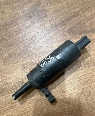 BMW 5 E60 E61 Headlight washer pump 8377430