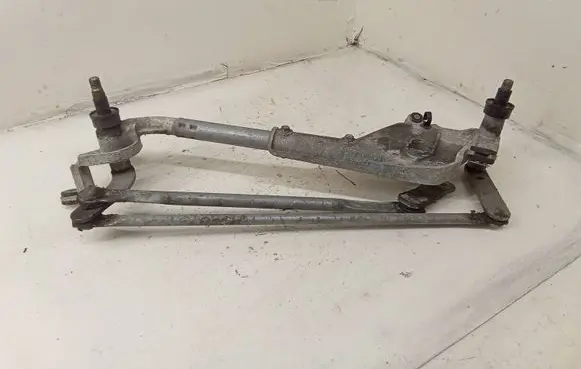 Honda Accord Front wiper linkage 
