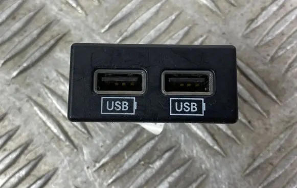 USB socket connector