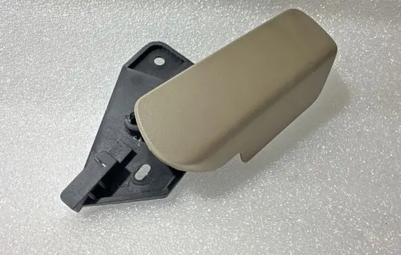 Audi Q7 4L Engine bonnet (hood) release handle 7L0823633D