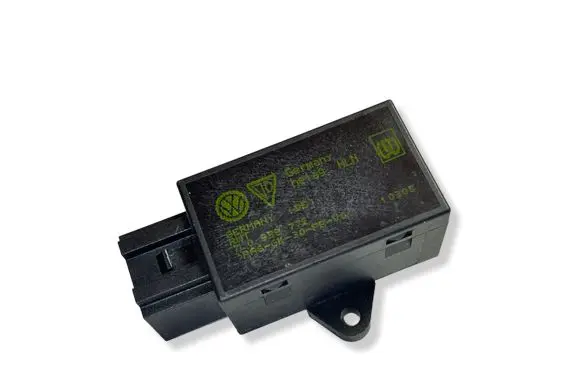 Volkswagen Golf Plus Seat heating relay 7L0959772