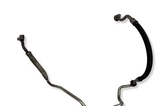 Audi Q3 8U Air conditioning (A/C) pipe/hose 8U082743C