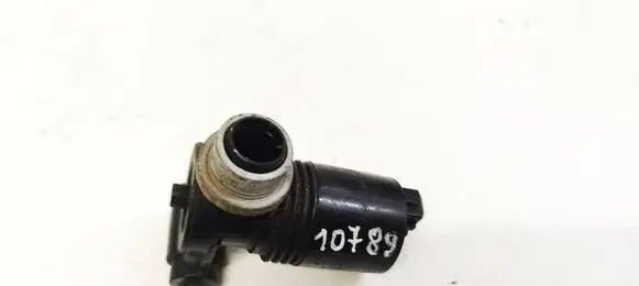 Land Rover Freelander 2 - LR2 Windscreen/windshield washer pump