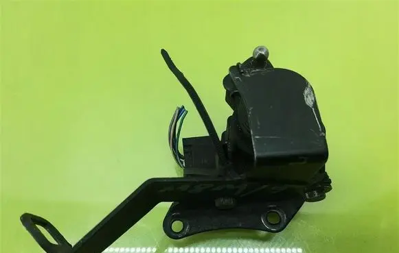Mercedes-Benz E W210 Accelerator throttle pedal A0125423317