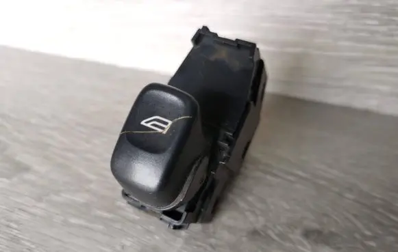 Volvo V70 Electric window control switch 30658696