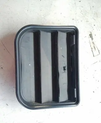 Volvo S60 Quarter panel pressure vent 