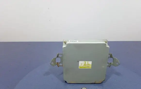 Subaru Legacy Engine control unit/module ECU 22611AG182
