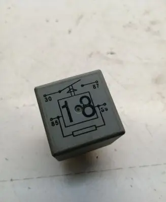 Volkswagen Transporter - Caravelle T4 Glow plug pre-heat relay 191937503