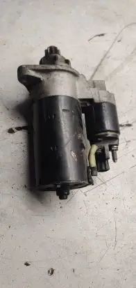 Volkswagen Golf Plus Starter motor 02M911023q
