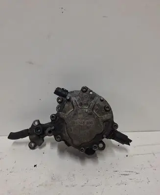 Volkswagen Golf V Vacuum pump 038145209C