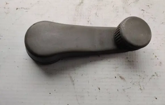 Volkswagen Transporter - Caravelle T4 Front door window winding handle 1H0837581D