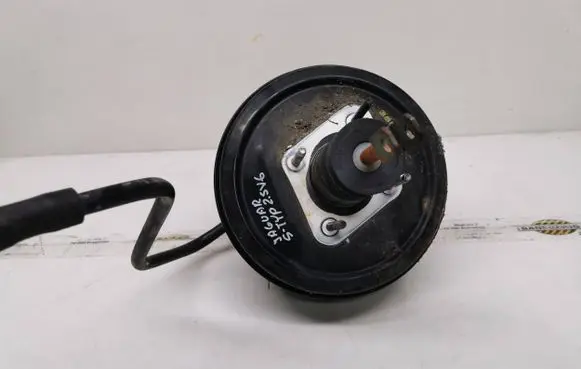 Jaguar S-Type Brake booster XR832B195AG 6824109M0091