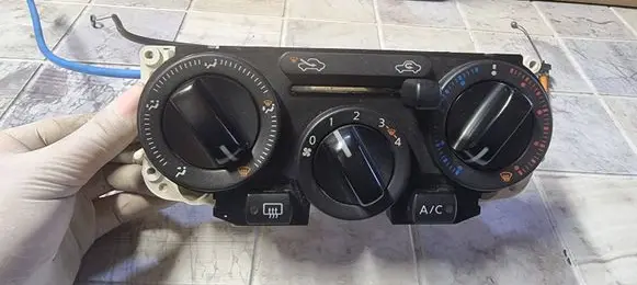 Nissan Note (E11) Climate control unit 103009C 060816