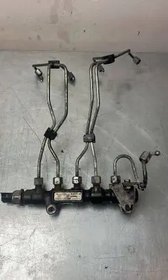 Volvo V50 Fuel main line pipe