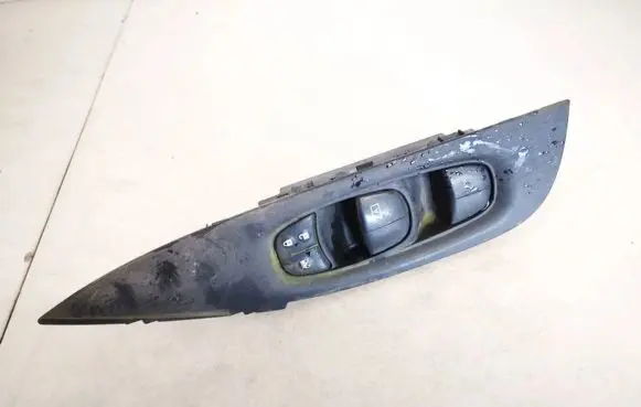 Nissan Qashqai Electric window control switch 809604ea0ax