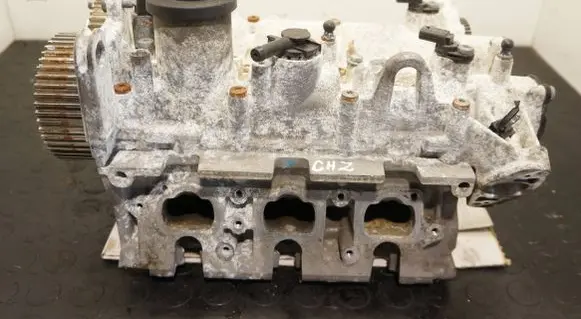 Volkswagen Golf VII Engine head 04C103404J