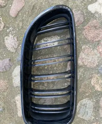 Front bumper upper radiator grill