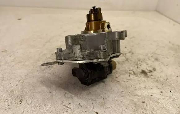 Ford Fusion II Vacuum pump DS7Z2A451B CM5G9F490AA DS7G2A451CA