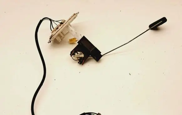 Volvo V70 Fuel level sensor 
