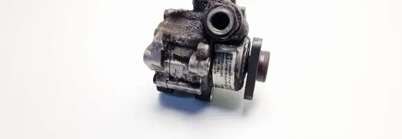 Volkswagen PASSAT B5 Power steering pump 8D0145155Q