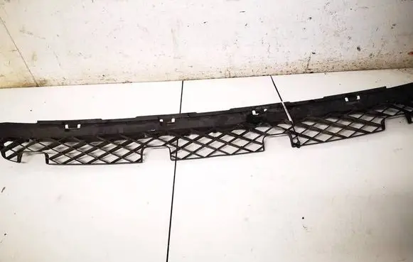 Volkswagen PASSAT B7 Rear bumper mounting bracket 3AE807863
