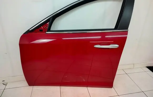 Alfa Romeo Giulietta Front door 