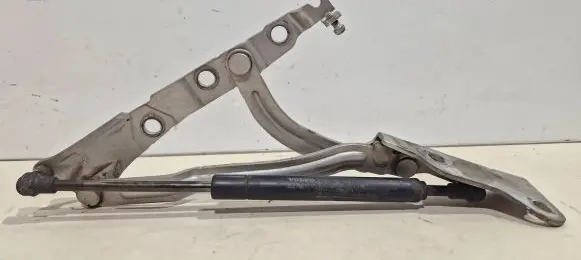 Volvo S40 Tailgate/trunk/boot hinge 30716249