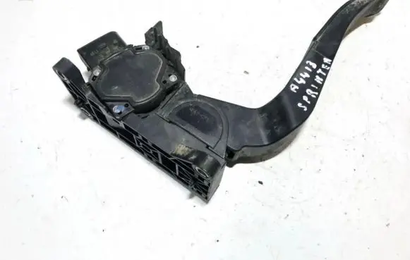 Mercedes-Benz Sprinter W901 W902 W903 W904 Accelerator throttle pedal 0281002335 a9013000404