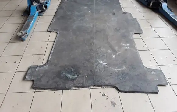 Renault Trafic III (X82) Front floor carpet liner 749025620R