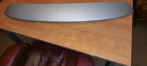 Tailgate/trunk spoiler