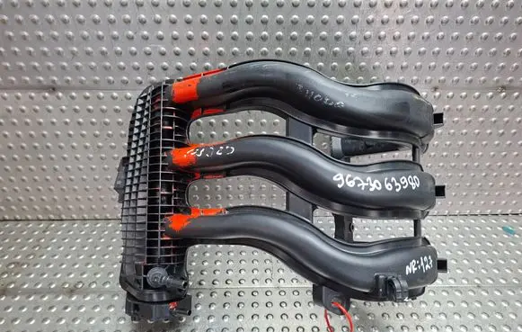 Peugeot 208 I Intake manifold S27639127 9673063980