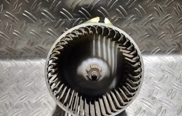 Nissan Sunny Heater fan/blower 3428030352