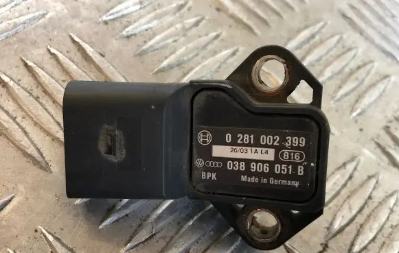 Volkswagen PASSAT B5.5 Air pressure sensor 038906051B 0281002399