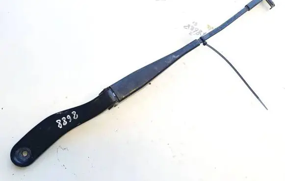 Volvo V50 Front wiper blade arm 30698249