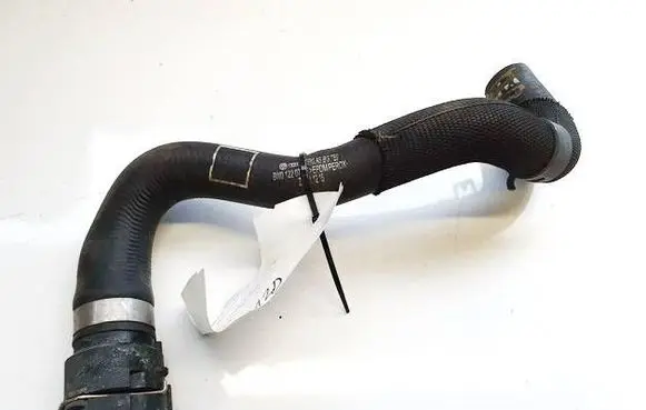 Audi A5 Engine coolant pipe/hose 8W0122073F