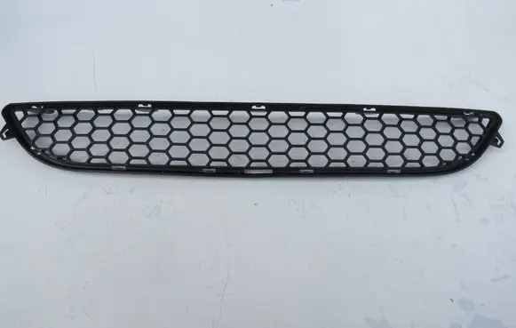 Volvo V60 Front bumper lower grill 30795021