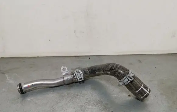 Opel Zafira C Engine coolant pipe/hose 55583808