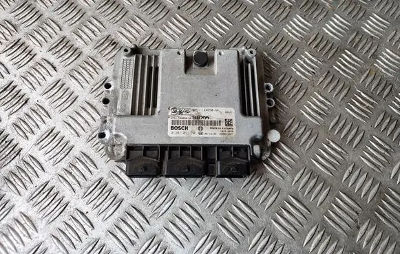 Ford Focus Engine control unit/module 6M5112A650NA 0281011701