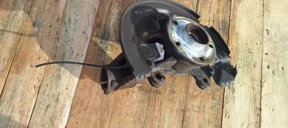 Front wheel hub